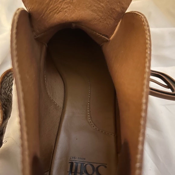 EUC Sofft ankle boots. Size 6.5. - Picture 5 of 10